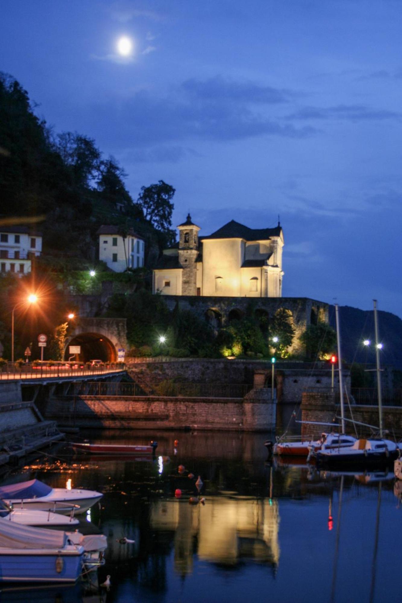 Casa Del Borgo "Aria & Acqua" Sul Lago Maggiore Maccagno Екстер'єр фото